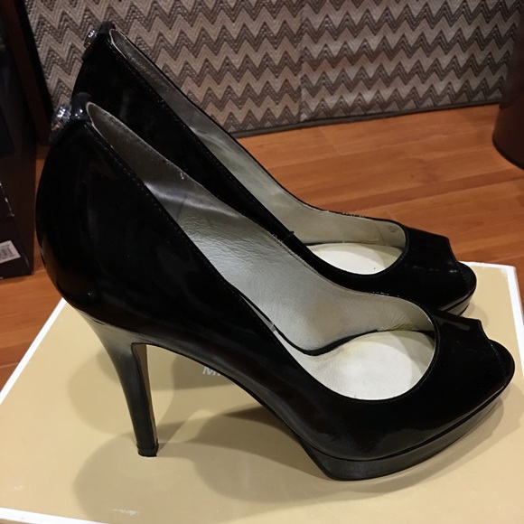 Michael Kors Platform Pump - Picture 2 of 2